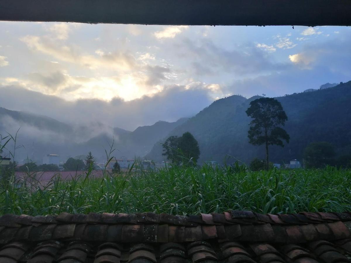 Lo Lo Homestay & Cafe Meo Vac Exterior photo